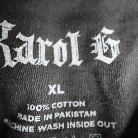 Strip Love Shirt XL Black Tour 2022 Karol G - Picture 3 of 6